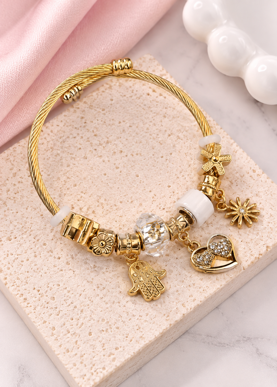 ETC-PUL-129 - PULSERA ESTILO PANDORA DE HAMSA CON CORAZON EN DORADO