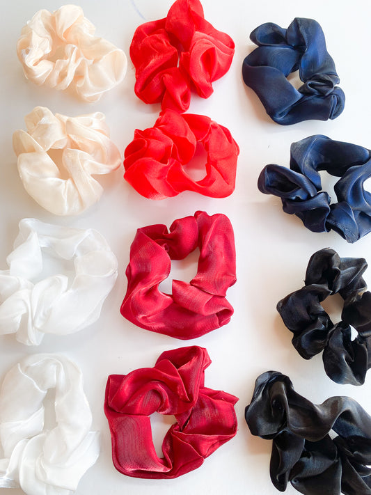 ETC-MON-170 - DOC SCRUNCHIE