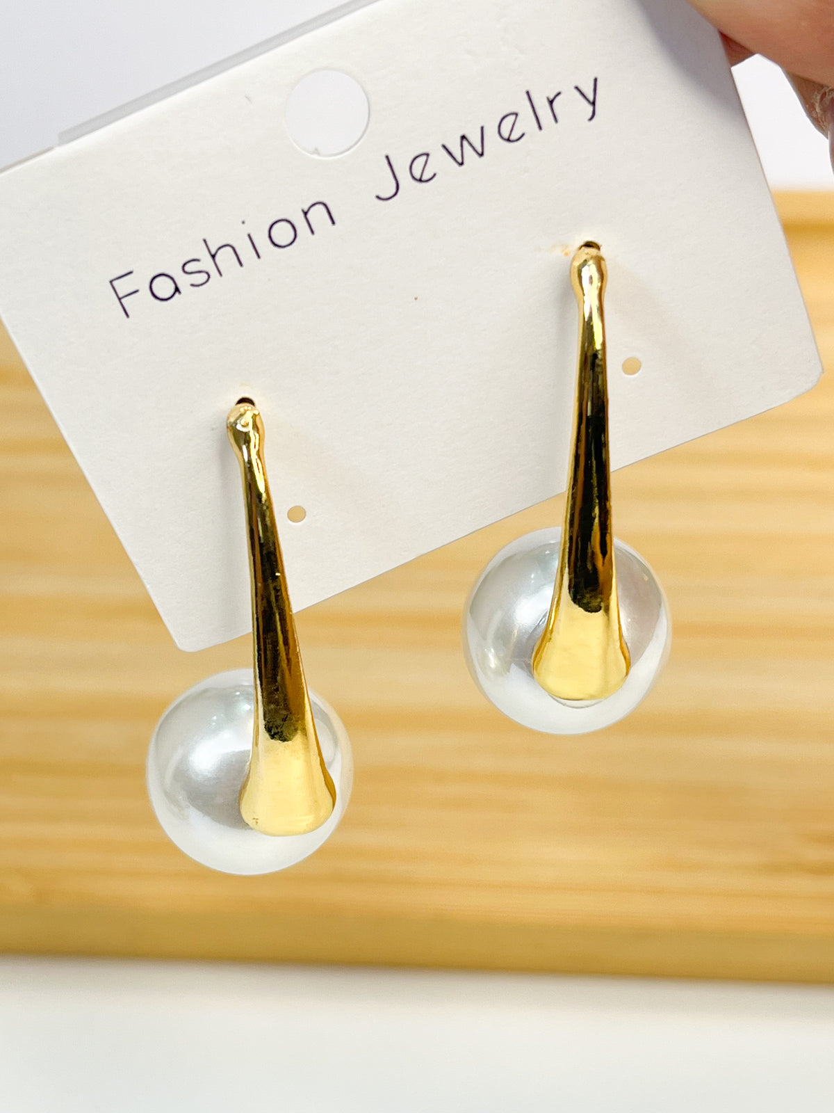 ETC-ARE-216 - PAR DE MAXI ARETES ELEGANTE CON PERLAS #112