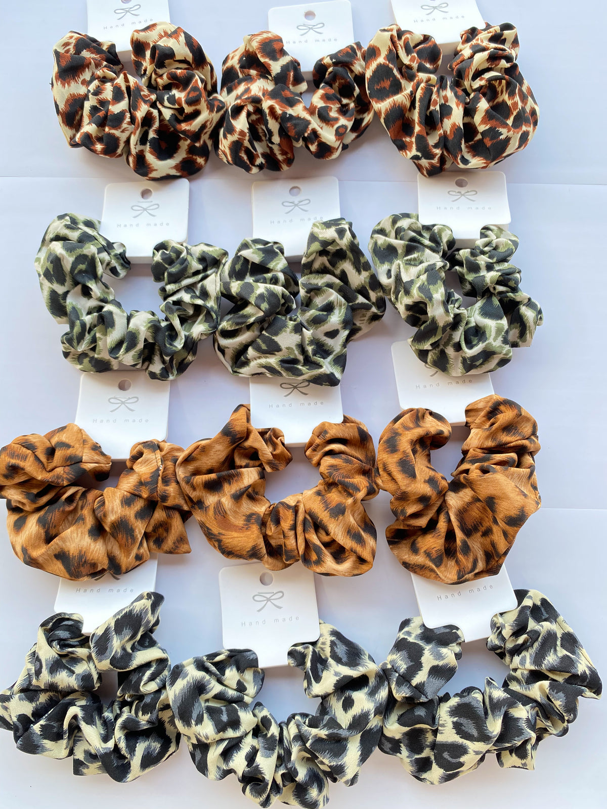 ETC-MON-130 - DOC SCRUNCHY ANIMAL PRINT