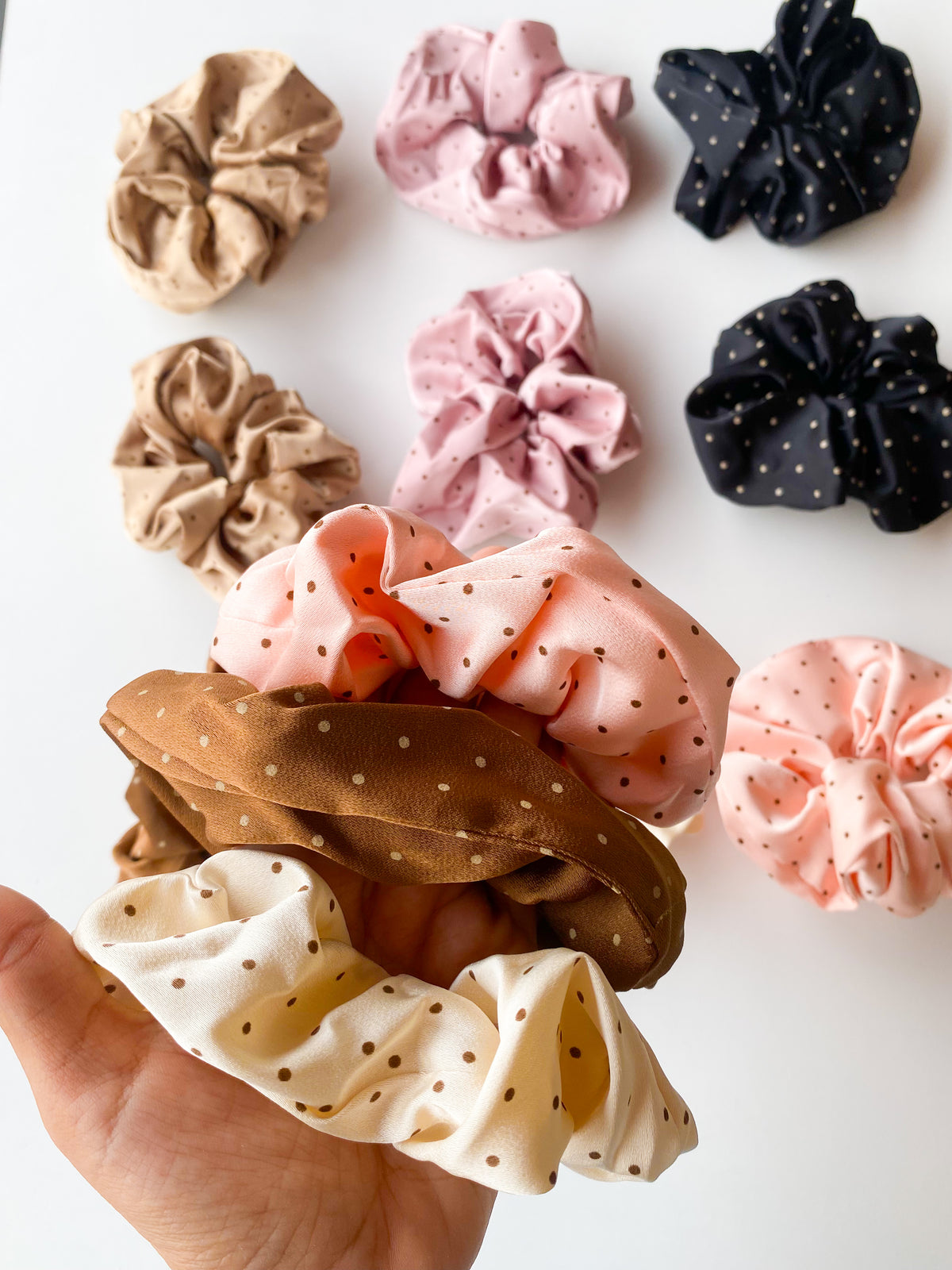 ETC-MON-147 DOC DE SCRUNCHY COLORES NUDE